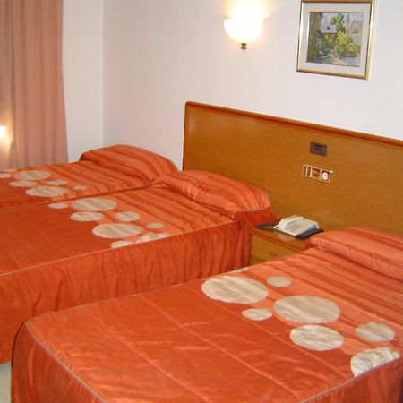 Hotel Lazaro Каламоча Екстер'єр фото